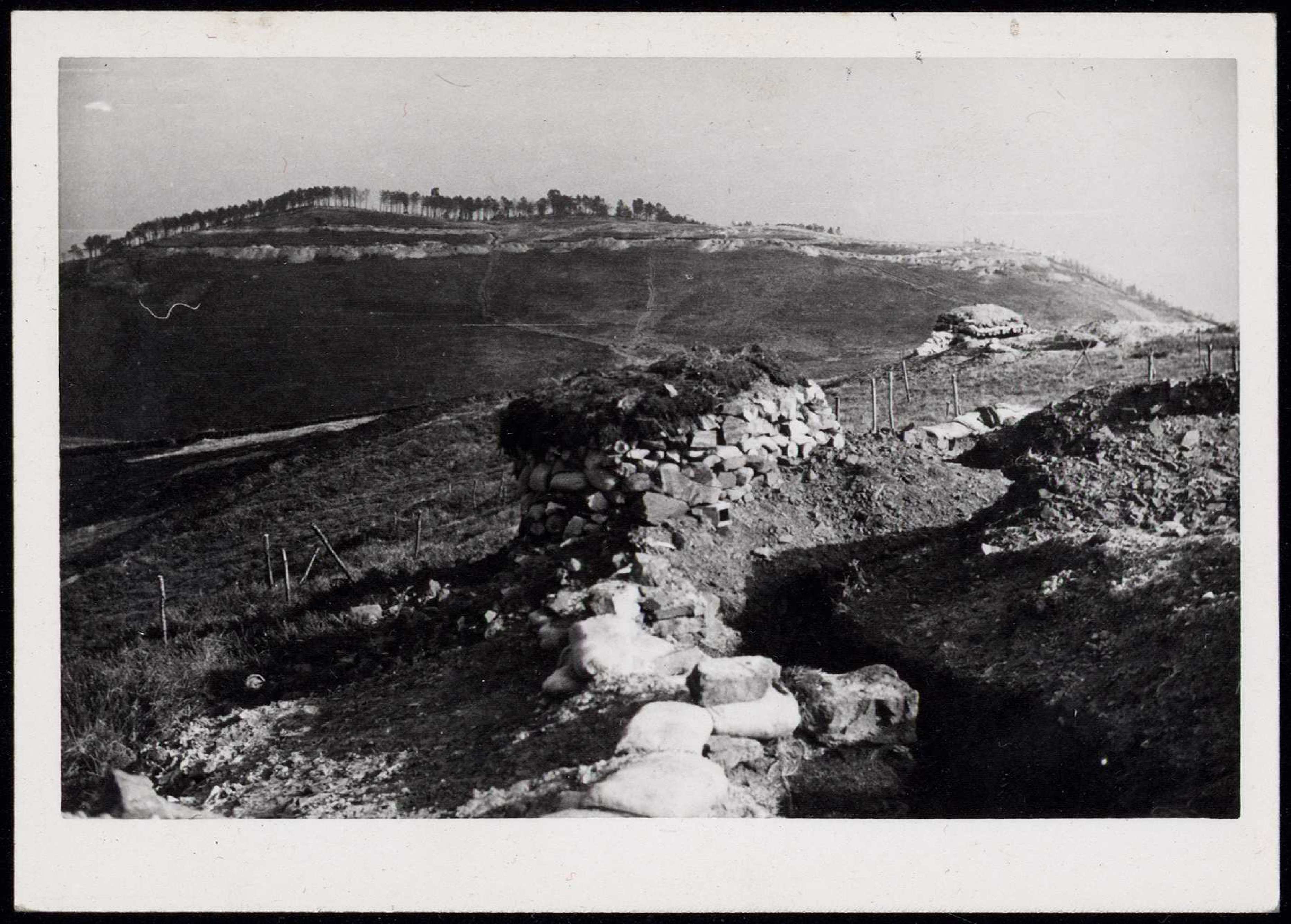 foto de trincheras en el Monte Naranco